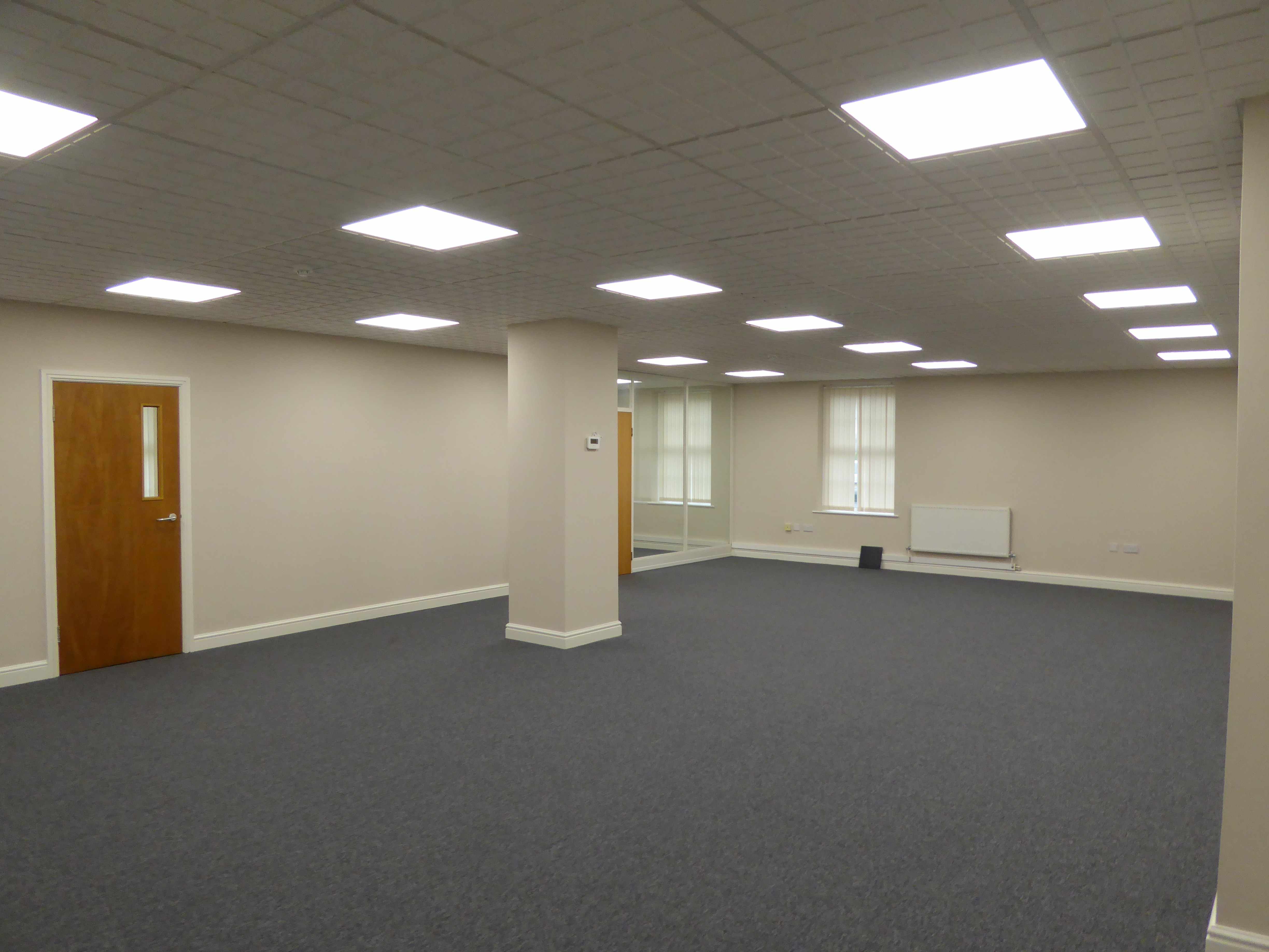Office in Cannock - photo 2